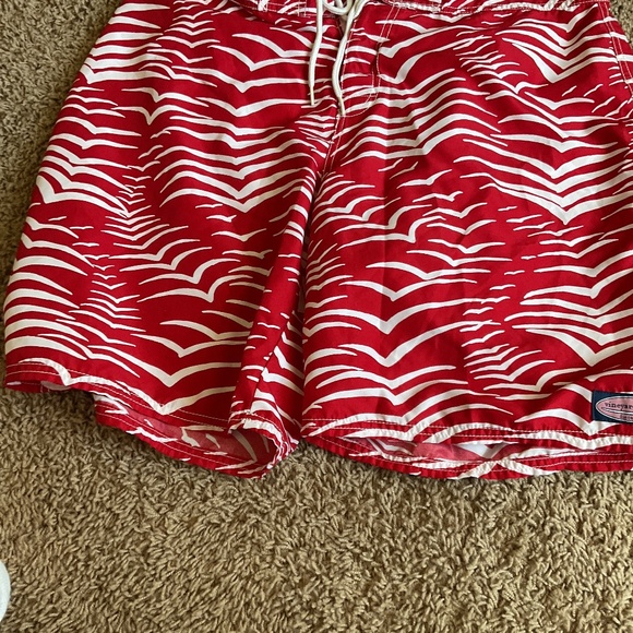 Vineyard Vines boardshorts - Picture 1 of 3